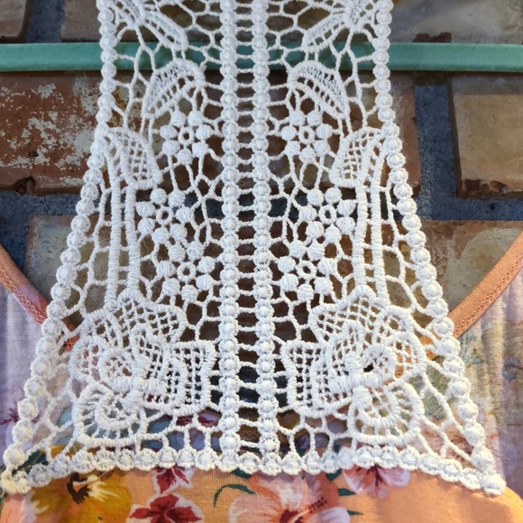 NWOT Hawaiian tank - Picture 4 of 4